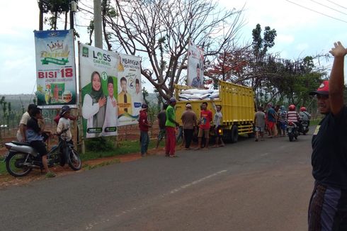 Petani Kembali Kepung 2 Truk Pengangkut Pupuk Bersubsidi, Ini Alasannya...