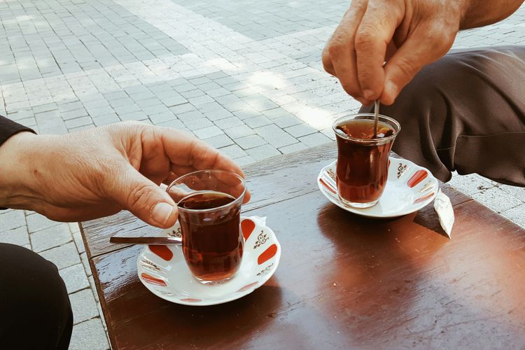 Teh termasuk minuman yang bikin umur panjang.
