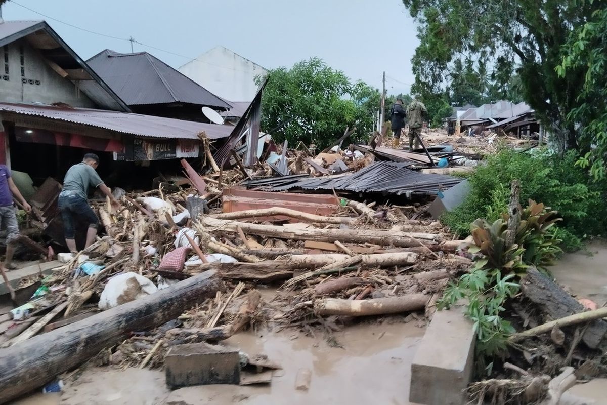 Banjir Bandang di Tapanuli Selatan: Ratusan Warga Mengungsi