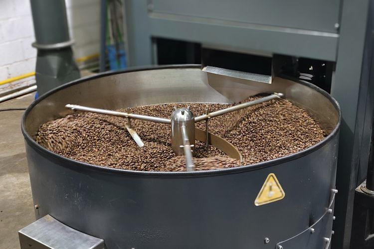 The process of roasting coffee beans at Beragam Kopi Indonesia, South Tangerang, Saturday (22/6/2024). 