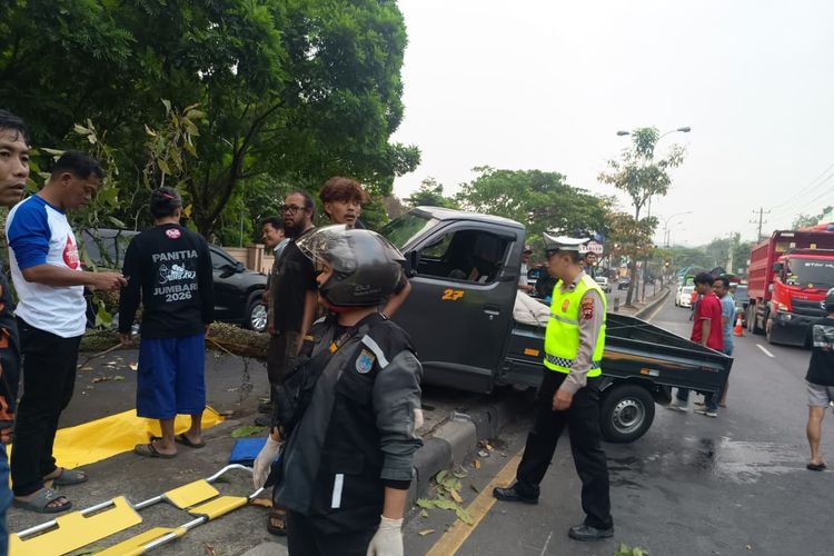 Grand Max Tabrak Yamaha Vega di Salatiga, 1 Orang Meninggal, 3 Luka-luka