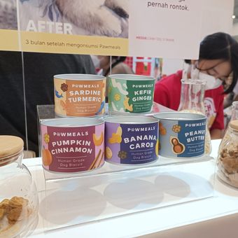 Salah satu makanan segar untuk hewan peliharaan yang dijual di area Fresh Pet Food Market Indonesia di Indonesia International Pet Expo (IIPE) 2022, ICE BSD, Kabupaten Tangerang, Sabtu (27/8/2022).