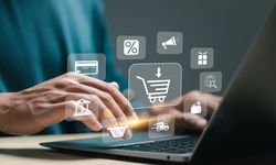 Peran Layanan E-commerce dan Pemangku Kepentingan Lain dalam Mendorong UMKM dan Brand Lokal Meningkatkan Performa Bisnisnya
