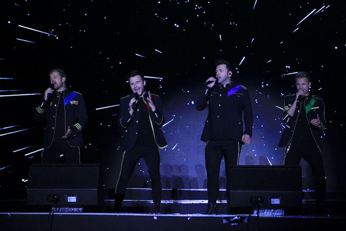 Konser Westlife yang berlangsung di stadion Glora Jakabaring Palembang, Sumatera Selatan dipadati ribuan fans, baik dari tanah air maupun mancanegara. Dalam konser tersebut, sebanyak 18 lagu dimainkan oleh group musik asal Inggris tersebut,Minggu (18/8/2019).