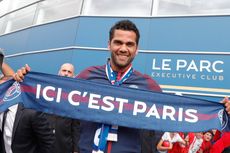 Dani Alves Resmi Gabung dengan PSG