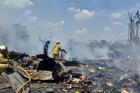 Kebakaran Lapak Rongsok di Kebon Jeruk, Korban: Saya Siram Tidak Mati, Api lalu Membesar