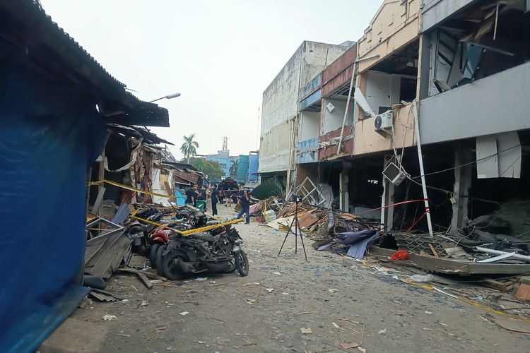 Bangunan Ruko Makin Miring Usai Ledakan Pasar Cimanggis Tangsel, Polisi Percepat Olah TKP