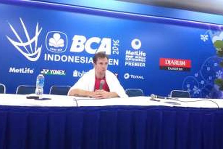 Pebulu tangkis tunggal putra Denmark, Jan O Jorgensen, saat menghadiri konferensi pers pertandingan babak pertama turnamen BCA Indonesia Open Superseries Premier yang berlangsung di Istora Gelora Bung Karno, Senayan, Jakarta, Rabu (1/6/2016).