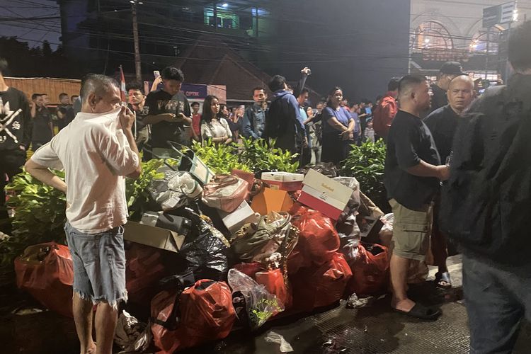 Kebakaran Taman Puring Jadi Tontonan Warga