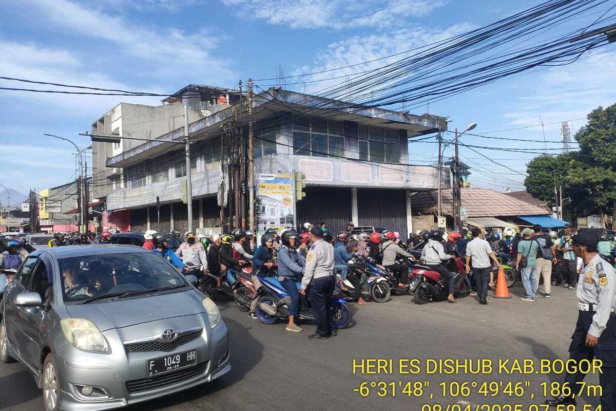 Antrean Bayar Pemutihan Pajak Dedi Mulyadi Picu Kemacetan di Kabupaten Bogor