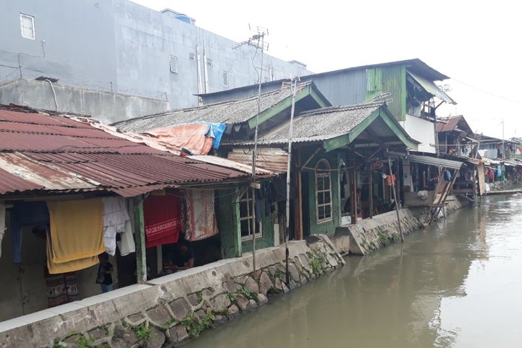 Wilayah RW 06, Kelurahan Medan Satria, Kecamatan Medan Satria, Kota Bekasi termasuk ke dalam kawasan terkumuh di Kota Bekasi, Rabu (16/1/2019).