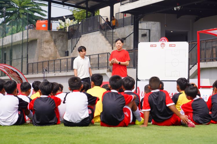 Kolaborasi bareng 2 Eks Persija, Shin Tae-yong Poles 40 Talenta Muda Terbaik