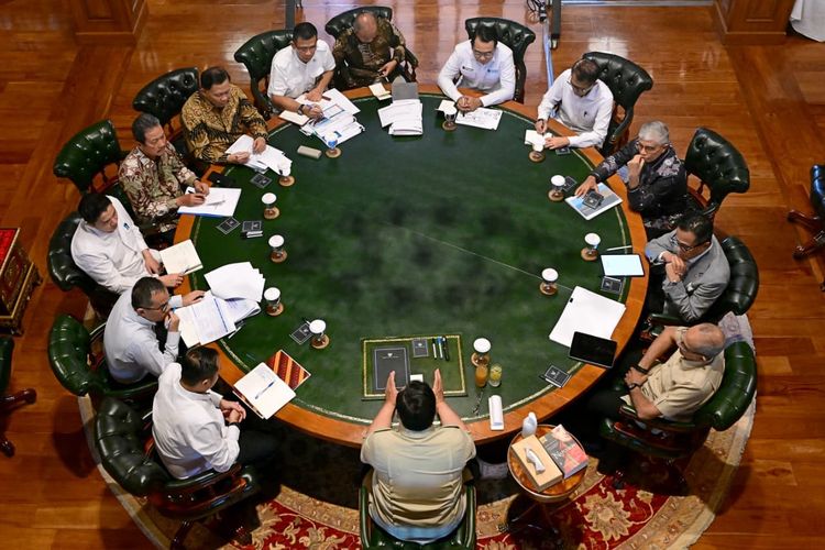 Rapat di Hambalang, Prabowo Instruksikan Percepatan Pembangunan 100 Kampung Nelayan