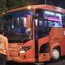 Bus Persik Kediri Dilempari Saat Keluar Stadion Kanjuruhan, Dua Staf Terluka