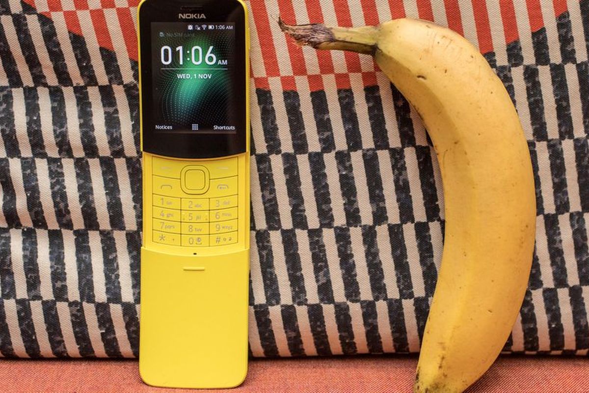 Nokia Pisang 8110 resmi lahir kembali dengan koneksivitas 4G. Selain warna kuning, warna hitam juga tersedia untuk seri Nokia 8110 4G ini.