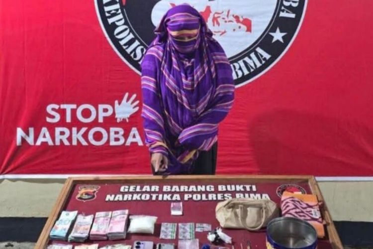 Istri Polisi di Dompu Ditangkap karena Diduga Edarkan Narkoba, Sabu 5,26 Gram Disita