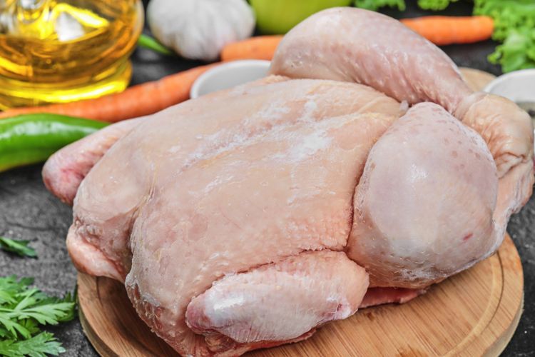 Berapa Lama Daging Ayam Mentah Dapat Bertahan di Kulkas?