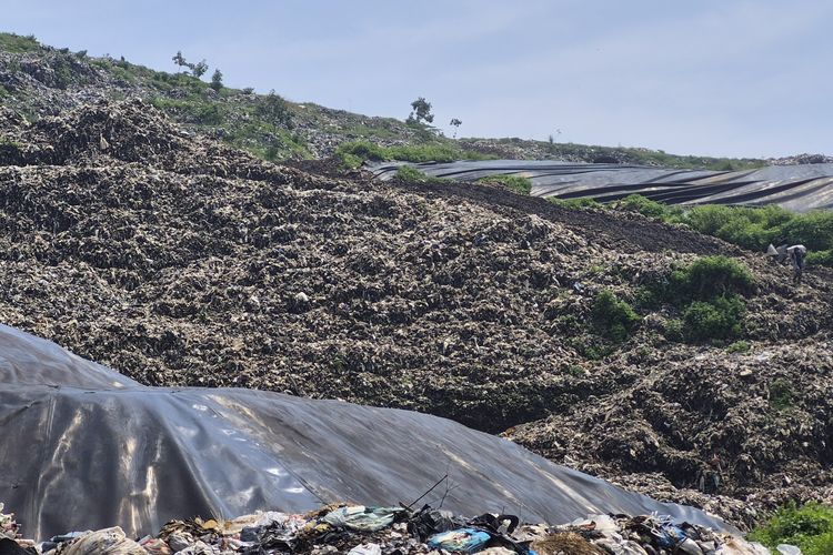 TPST Bantargebang sudah tidak memungkinkan untuk diperluas. Lantas, ke mana sampah Jakarta sebaiknya dibawa?