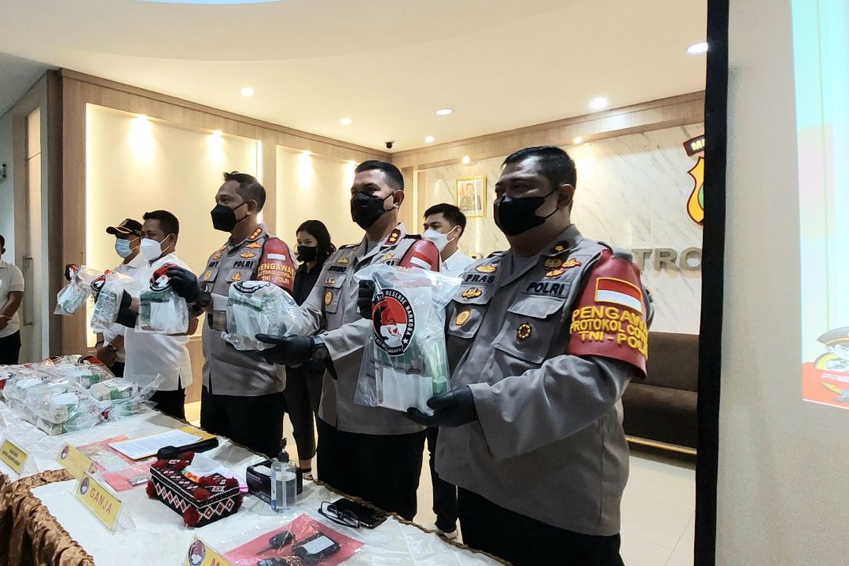 Kapolres Metro Jakarta Barat Kombes Pol Ady Widowo mengatakan pihaknya mengamankan 25 kilogram sabu di Serdang Wetan, Legok, Kabupaten Tangerang, Banten.