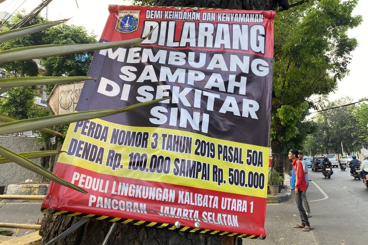 Aturan Denda Rp 500.000 Sudah Ada, Mengapa Warga Jakarta Masih Buang Sampah ke Sungai?