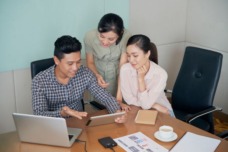 Buku How to Start Your Own Business