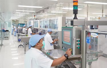 Indovac merupakan vaksin Covid-19 pertama yang merupakan produk dalam negeri buatan Bio Farma yang mendapatkan EUA.