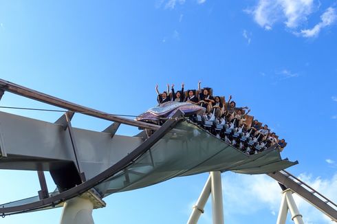 Tak Mau Antre Panjang Saat Naik Roller Coaster? Pakar Taman Hiburan Ini Bagikan Solusi Jitu