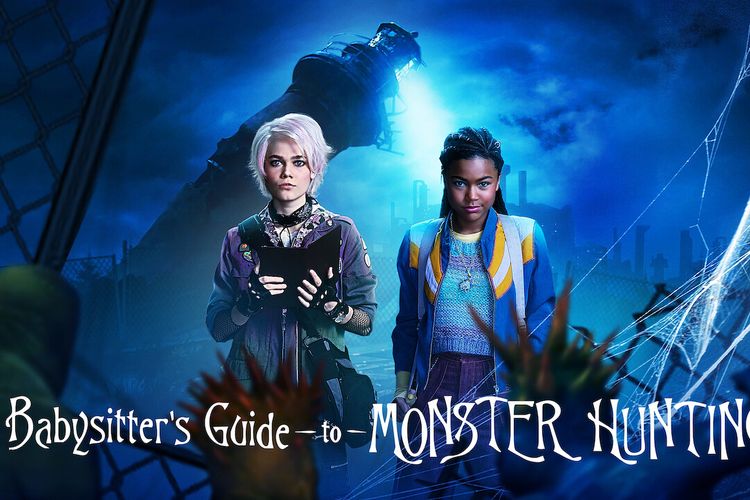Oona Laurence dan Tamara Smart dalam poster A Babysitter's Guide To Monster Hunting