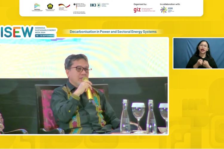 Tangkapan layar dari video yang menampilkan Direktur Pembinaan Program Ketenagalistrikan Direktorat Jenderal Ketenagalistrikan Kementerian Energi dan Sumber Daya Mineral Wanhar pada hari kedua Indonesia Sustainable Energy Week (ISEW) 2024, Rabu (11/9/2024).