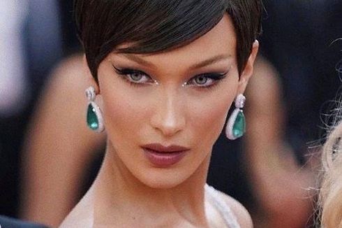 Bella Hadid Akhirnya Buka Suara soal Rumor Operasi Plastik