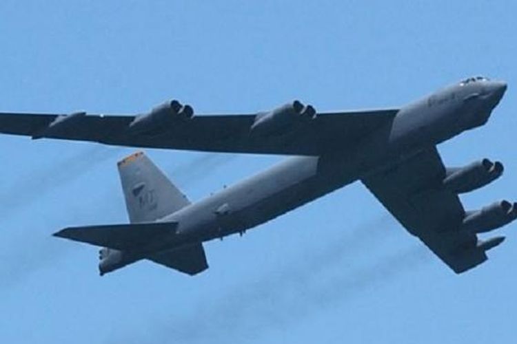 Pesawat pembom B-52 milik Angkatan Udara AS.