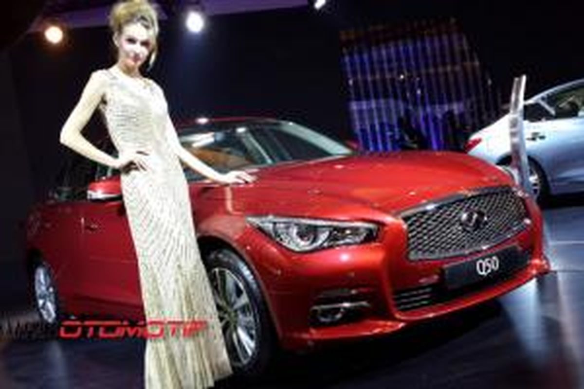 Infiniti Q50 meluncur dengan dua pilihan mesin.