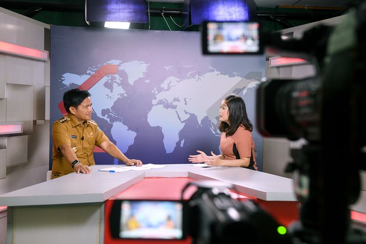 Pj Gubernur Sumut Hassanudin menjadi Narasumber pada Talkshow di Kompas TV dan Tribun Medan TV di Gedung Kompas Gramedia, Jalan Wahid Hasyim, Medan, Selasa (19/12/2023). 