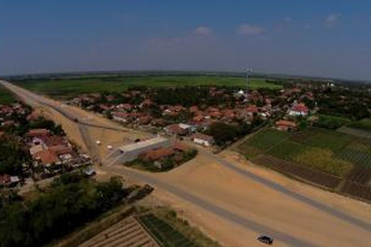 Foto aerial tanah dan rumah milik Darsiti binti Umar di Desa Rancawulu, Kecamatan Bulakamba, Brebes Timur. Kondisi aktual Senin (13/7/2015).