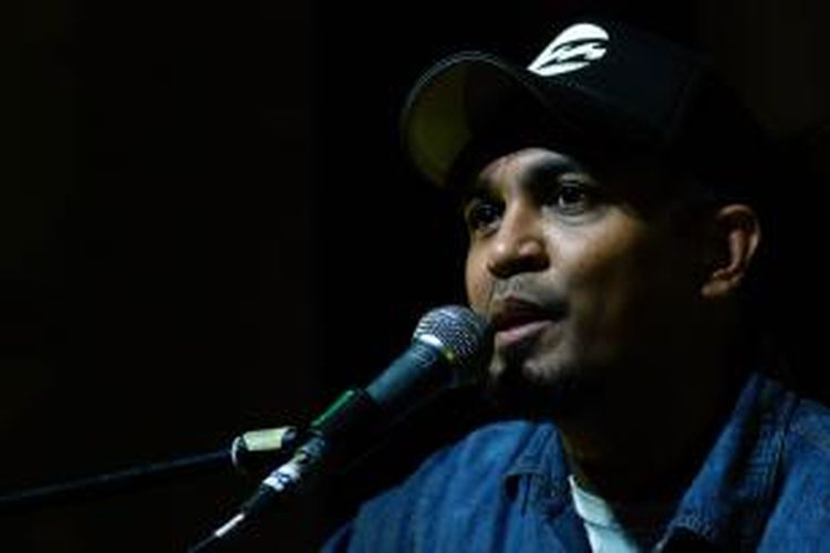 Glenn Fredly tampil dalam konser amal Senandung untuk Negeri di Hard Rock Cafe Jakarta, Rabu (26/9/2012).