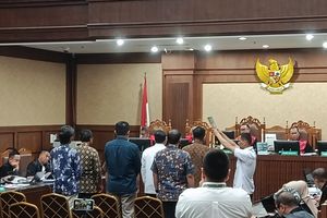 Eks Direktur Akui Terima 7.000 USD Terkait Chromebook, Pengacara Nadiem: Pernah Diancam Jadi Tersangka?