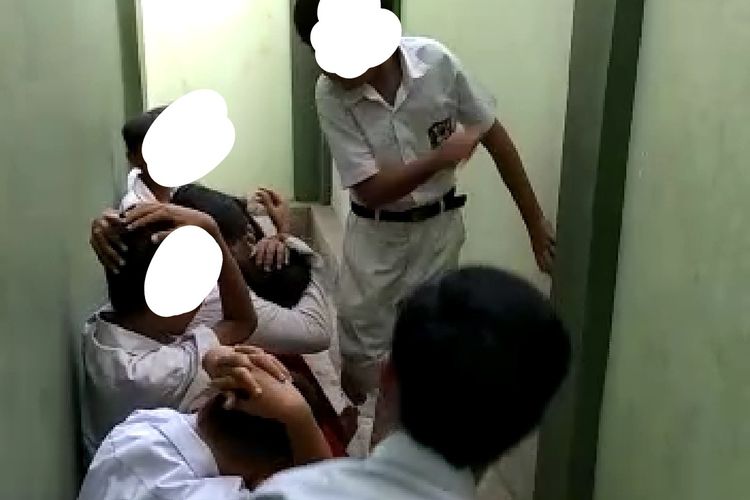 Viral video pemukulan oleh seorang murid di SDN Pekayon Jaya 3 terhadap rekan-rekannya.