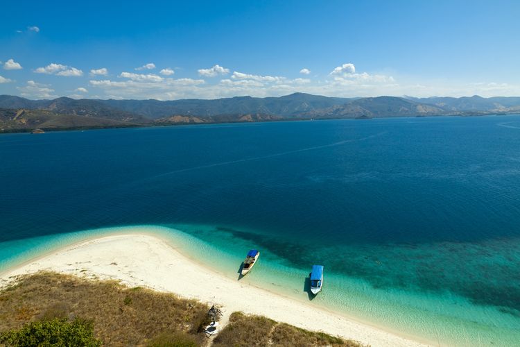 Taman Wisata Alam Laut 17 Pulau Riung, Nusa Tenggara Timur (NTT).