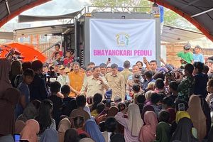 Kali Ketiga, Prabowo Tinjau Para Pengungsi di Aceh Usai Diterjang Banjir