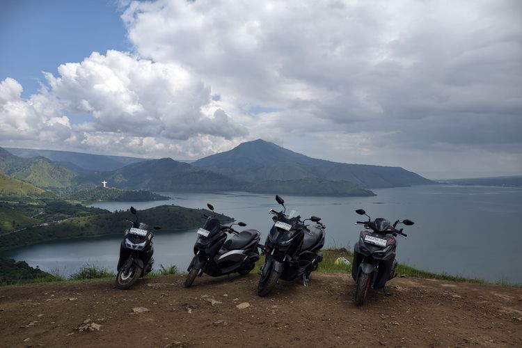 Menaklukkan Bukit Holbung, Buktikan Fitur NMAX Turbo di Samosir