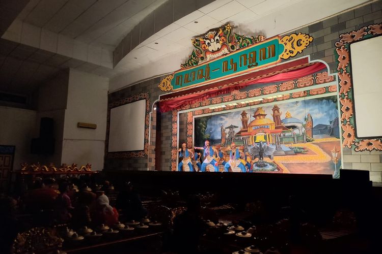 Penampilan Wayang Orang Ngesti Pandowo di Gedung Ki Narto Sabdo, Kawasan Taman Budaya Raden Saleh (TBRS) Kota Semarang.