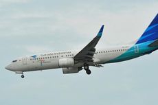 Pesawat Garuda Pecah Ban Saat Mendarat di Surabaya