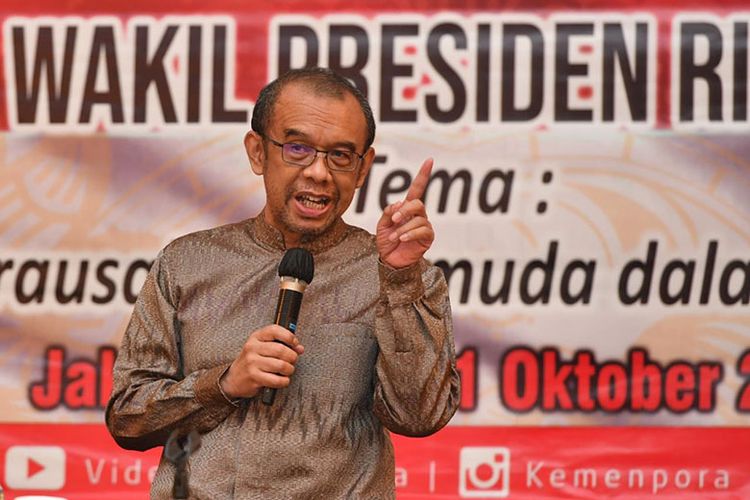 Sesmenpora saat menjadi narasumber pada acara Rapat Koordinasi Strategis Lintas Sektor Pelayanan Kepemudaan, Selasa (20/10/2020). (Dok. Kemenpora) 