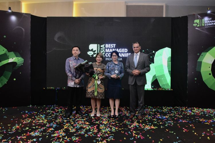PT Mowilex Indonesia menerima penghargaan best managed companies di Hotel Pullman, Jakarta