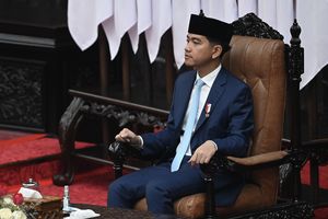 Mahkota Mahkamah Konstitusi dalam Bara Sengketa Ijazah Gibran