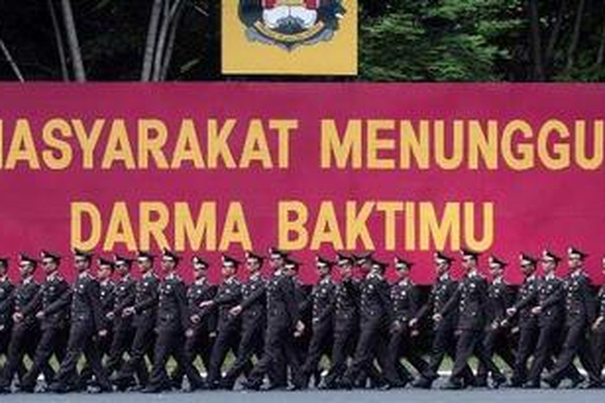 Sebanyak 465 perwira Polri mengikuti upacara Pelantikan Perwira Polri Tahun 2010 di Akademi Kepolisian, Kota Semarang, Jawa Tengah, Kamis (16/12/2010), oleh Presiden Susilo Bambang Yudhoyono.
