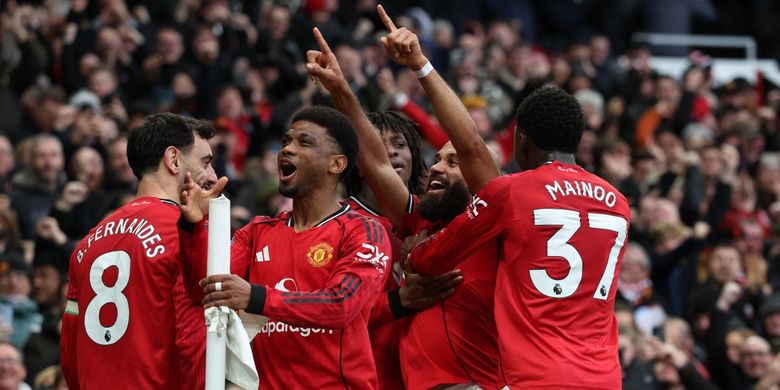 Momen perayaan gol Bryan Mbeumo (kedua dari kanan) dalam pertandingan sepak bola Liga Inggris antara Manchester United vs Manchester City di Old Trafford di Manchester, barat laut Inggris, pada 17 Januari 2026. (Foto oleh Darren Staples / AFP)