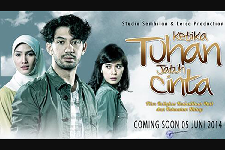 Aulia Sarah, Reza Rahadian, dan Renata Kusmanto dalam film drama Ketika Tuhan Jatuh Cinta (2014).