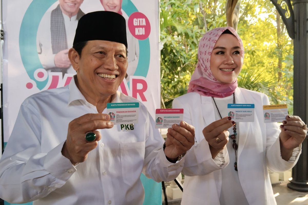 Pasangan Bakal Calon Gubernur dan Wakil Gubernur Acep Adang Ruhiyat - Gitalis Dwi Natarina (Gita KDI) yang diusung Partai Kebangkitan Bangsa (PKB) meluncurkan Kartu Jabar Bahagia yang merupakan bagian dalam produk kampanye politik dalam Pilkada Jawa Barat 2024.