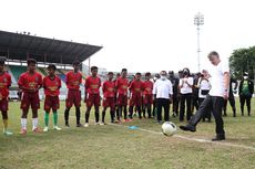 Tinjau Program Pengembangan Sepak Bola Surabaya-Liverpool, Ini Kata Dubes Inggris